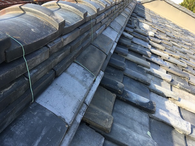 経年劣化が見受けられる棟瓦